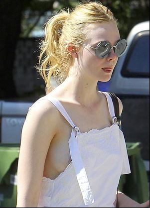 Elle Fanning nips - 9GAG